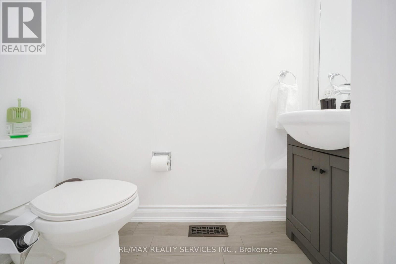 19 WAYNE NICOL DRIVE Image 17