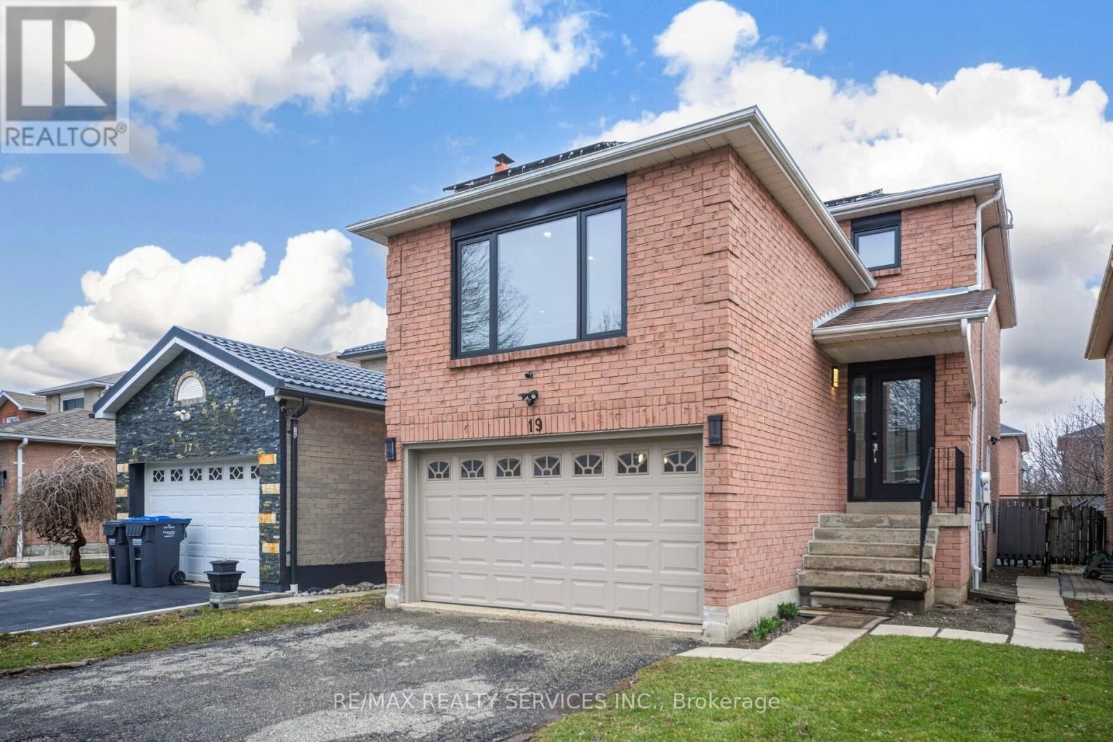 19 WAYNE NICOL DRIVE Image 2