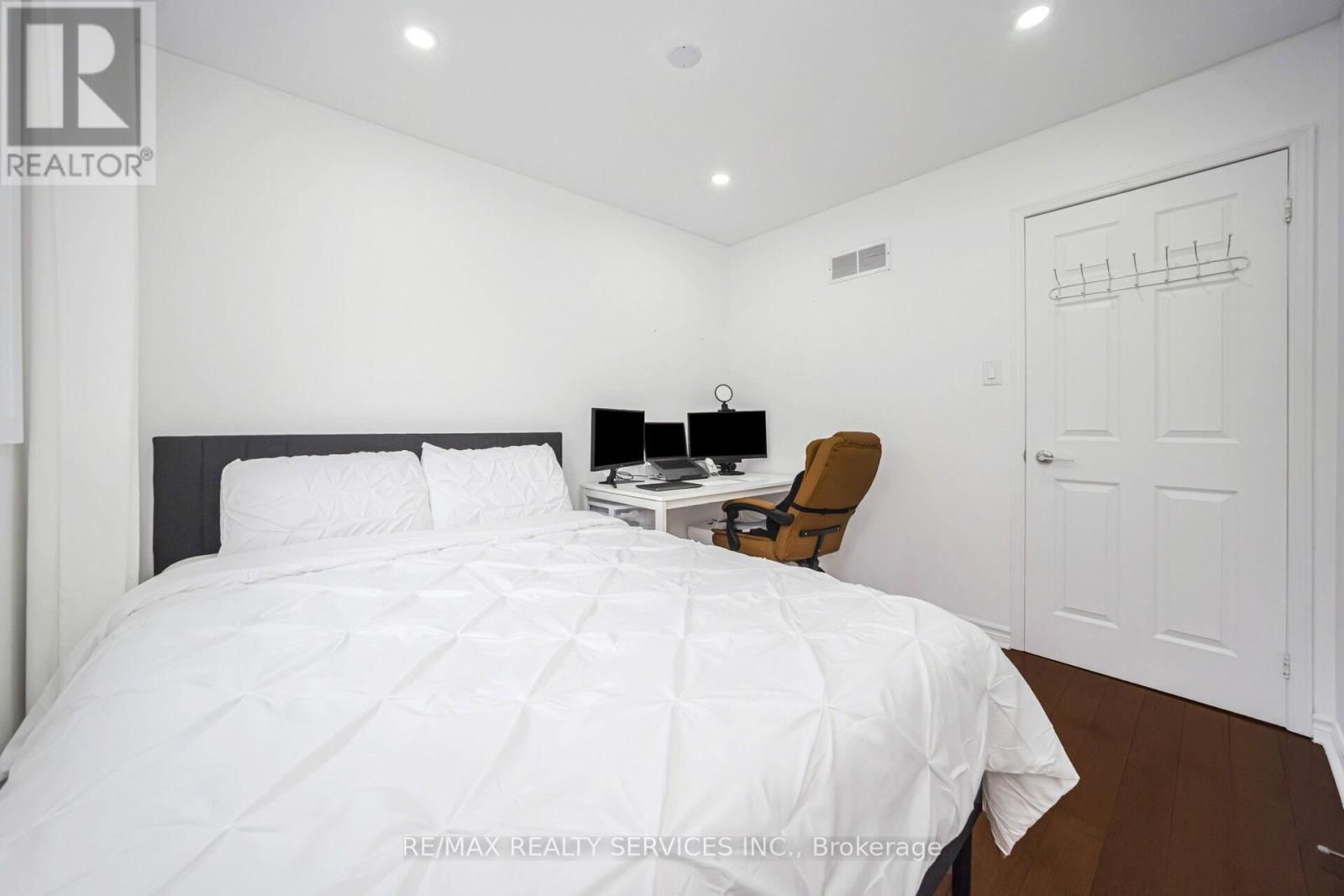 19 WAYNE NICOL DRIVE Image 27