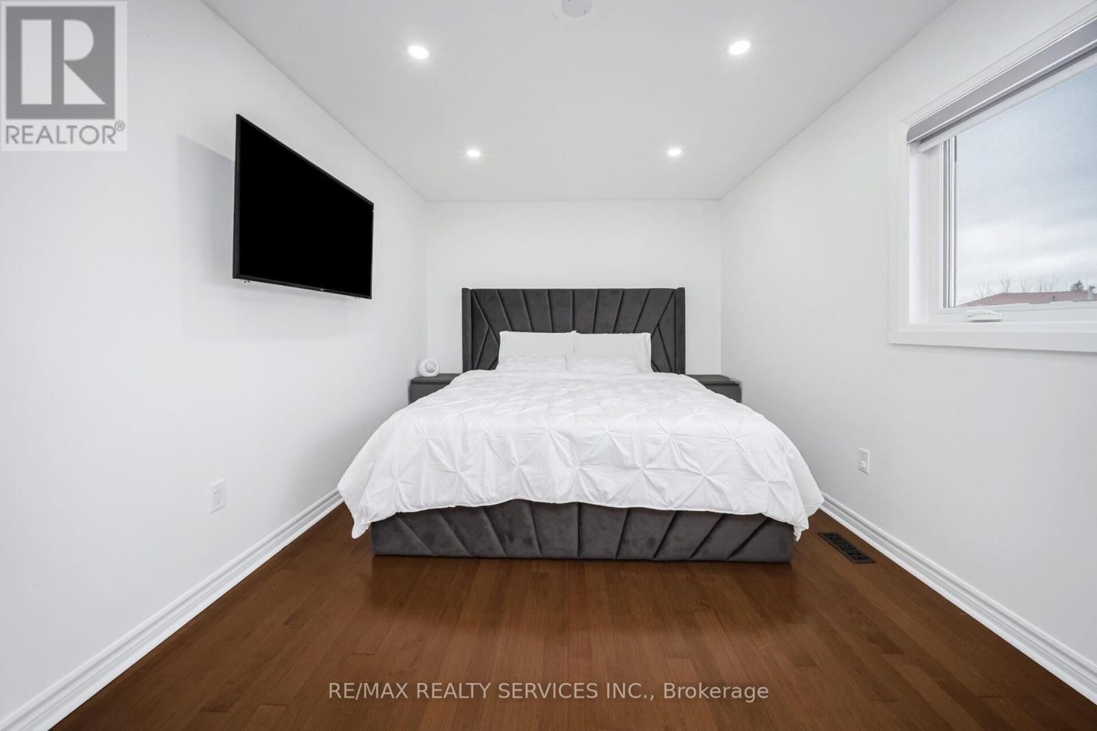 19 WAYNE NICOL DRIVE Image 32