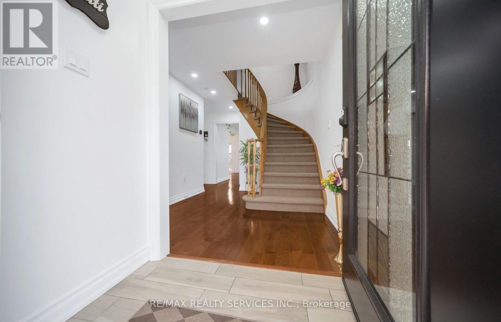 19 WAYNE NICOL DRIVE Image 4