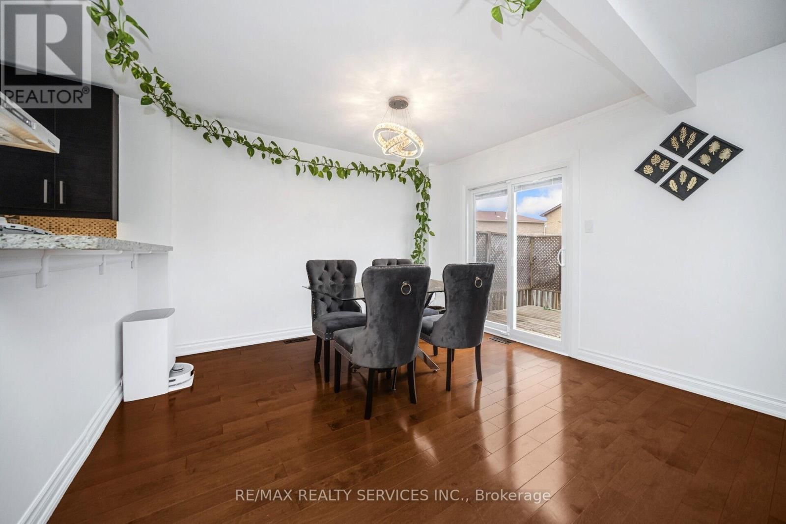 19 WAYNE NICOL DRIVE Image 9