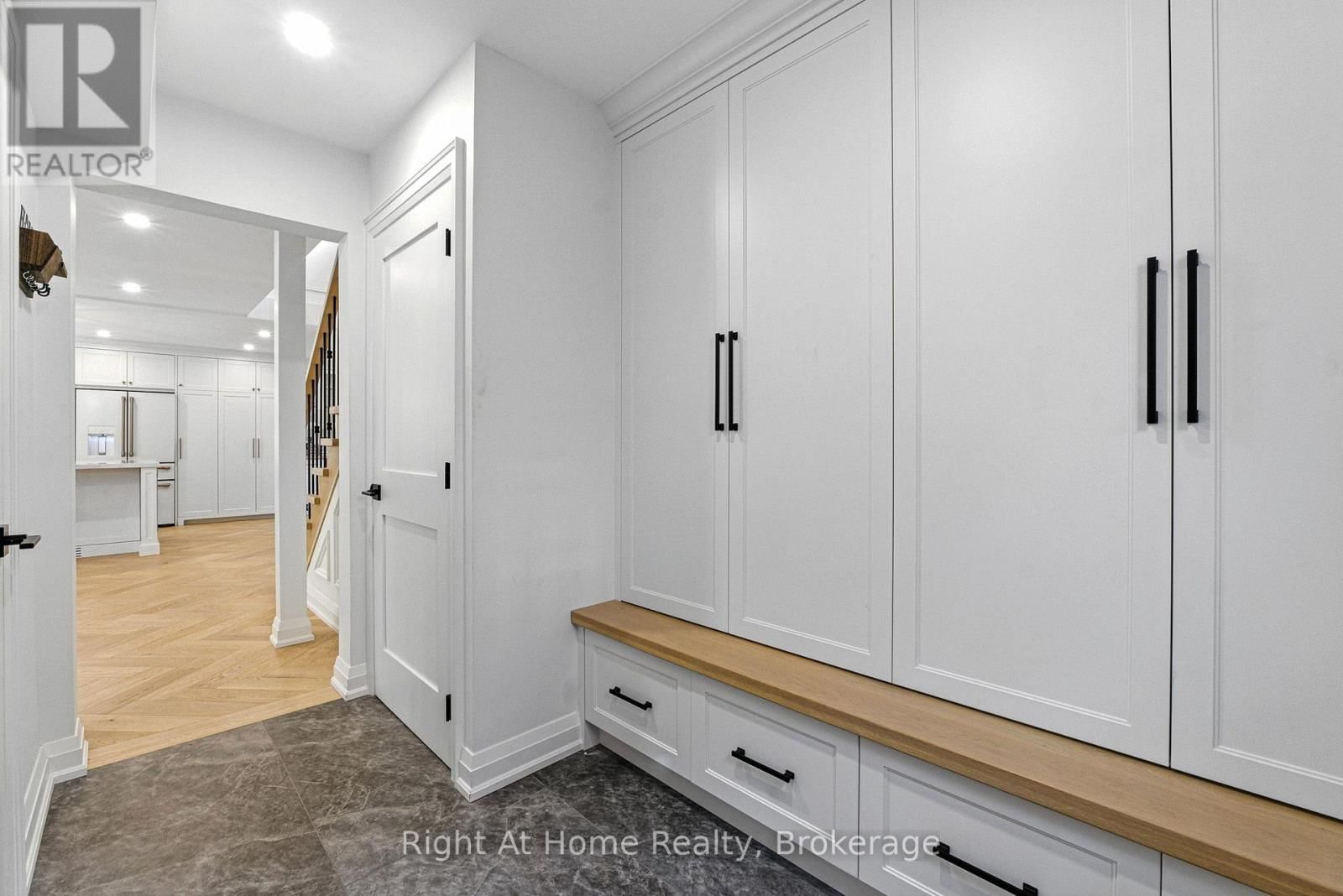 230 POOLE DRIVE Image 22