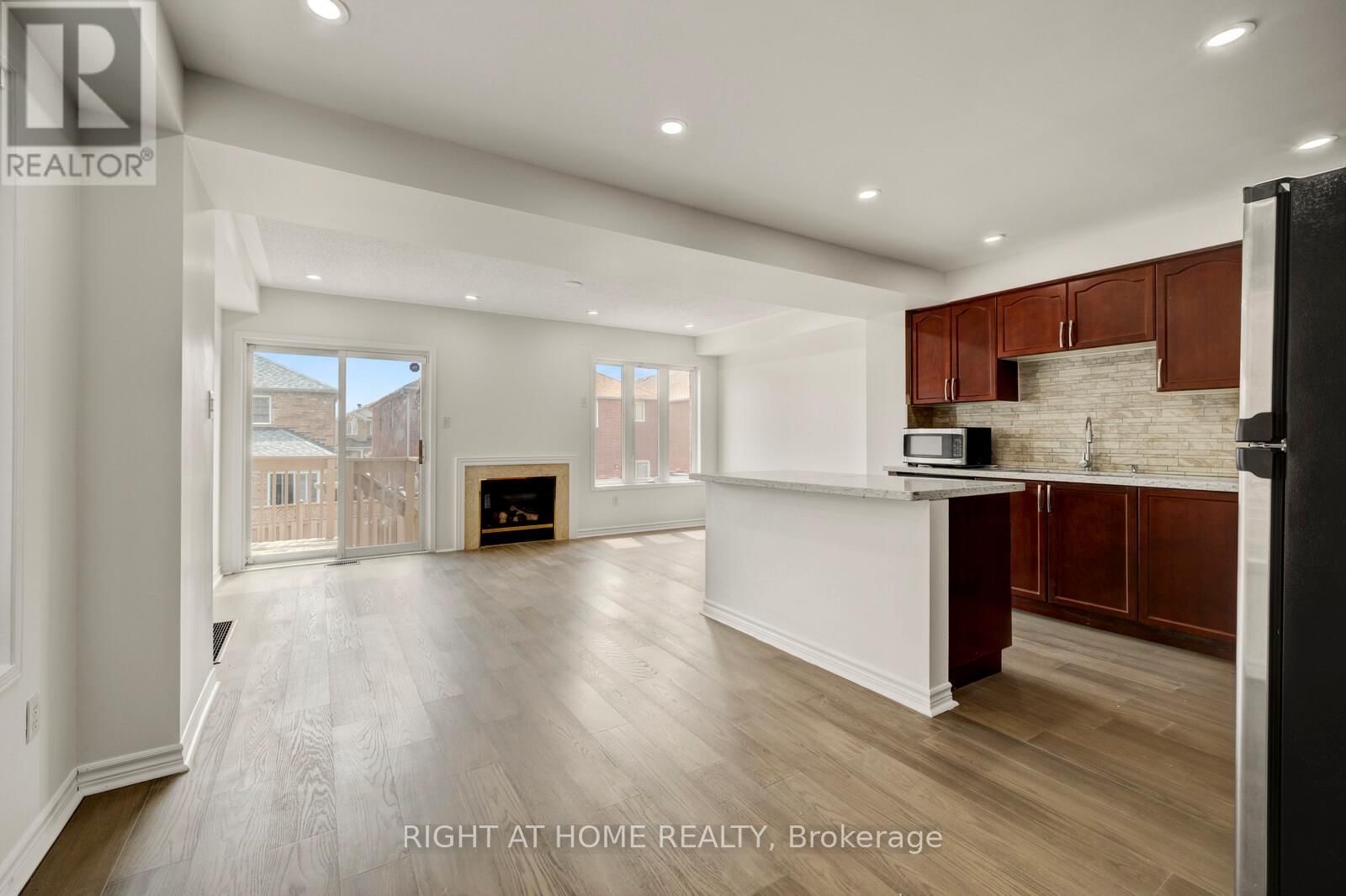 53 FEATHER REED WAY Image 8