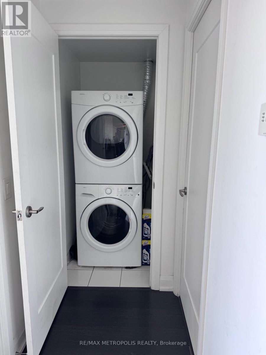 3307 - 56 ANNIE CRAIG DRIVE Image 27