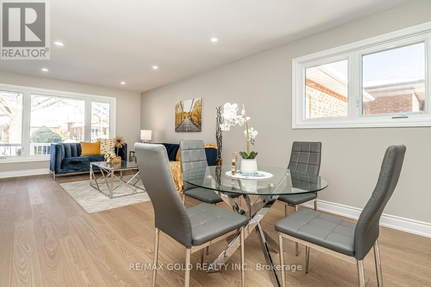 48 MALCOLM CRESCENT Image 12