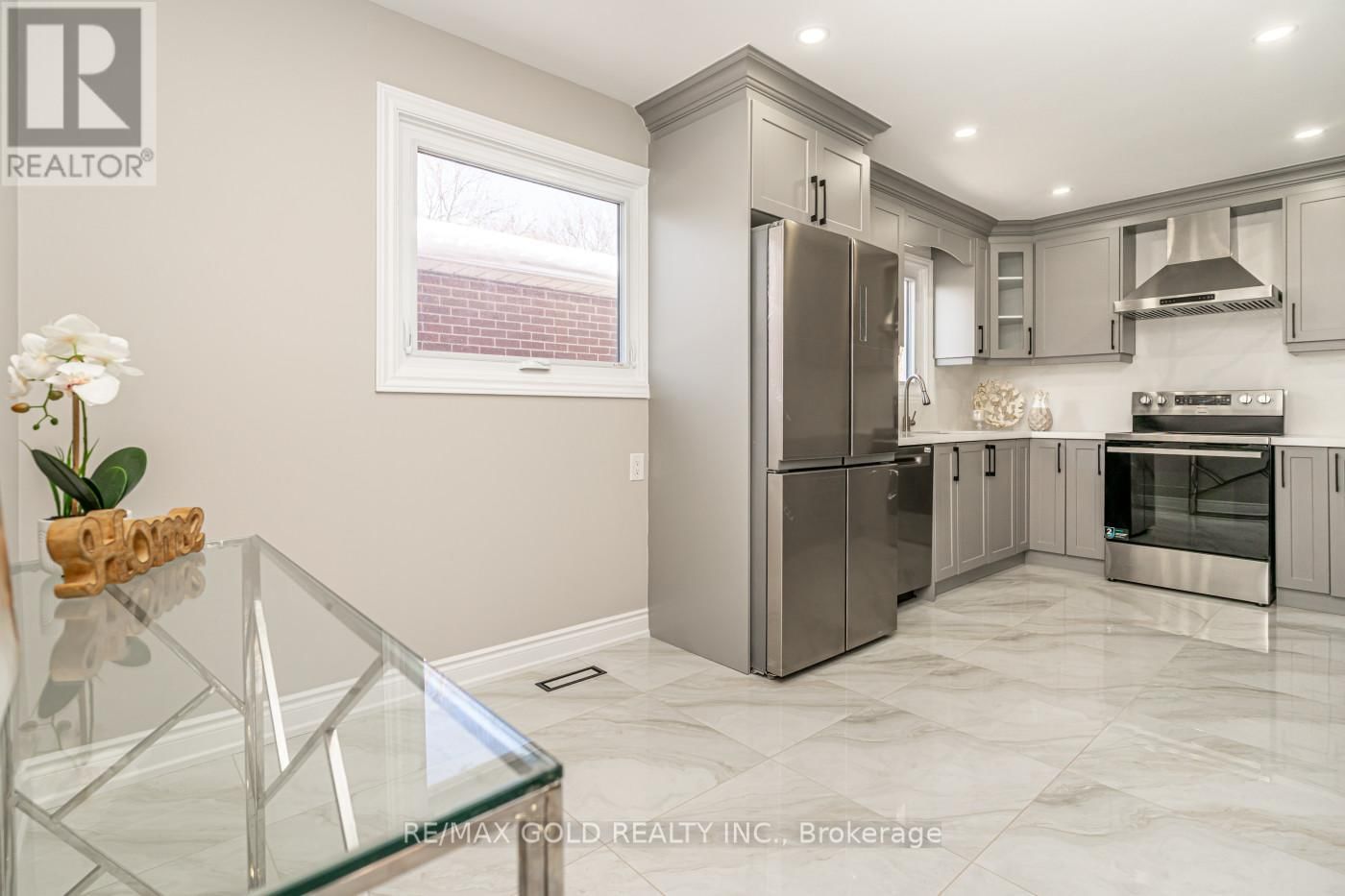 48 MALCOLM CRESCENT Image 13