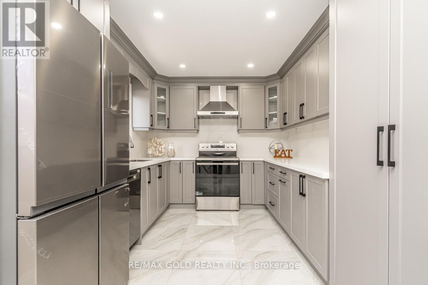 48 MALCOLM CRESCENT Image 14