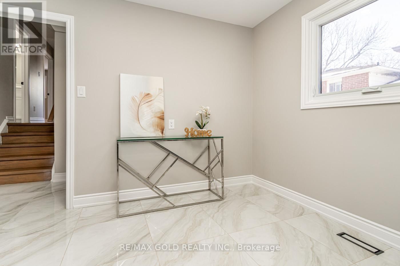 48 MALCOLM CRESCENT Image 17