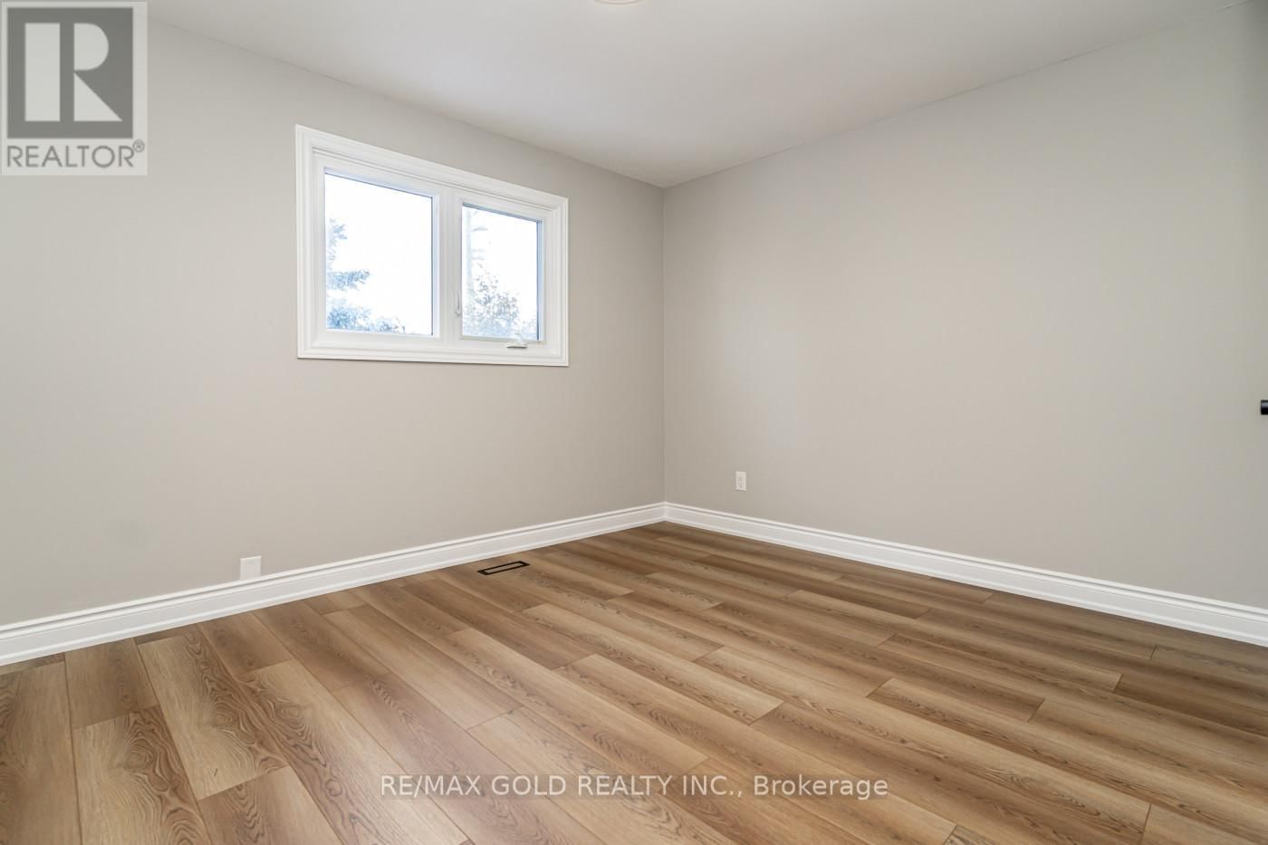 48 MALCOLM CRESCENT Image 24