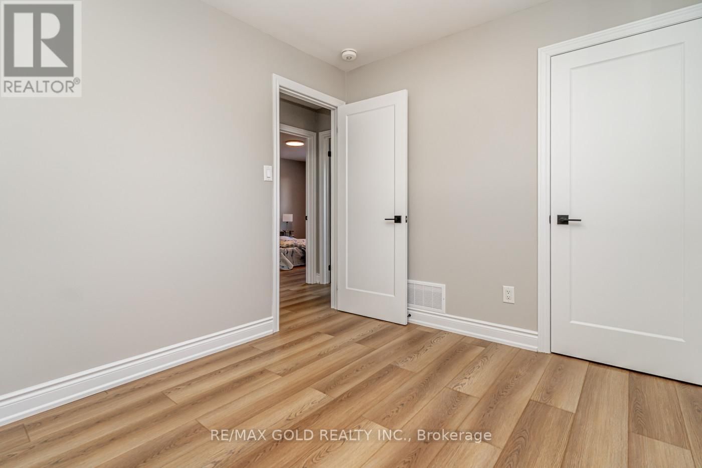 48 MALCOLM CRESCENT Image 29