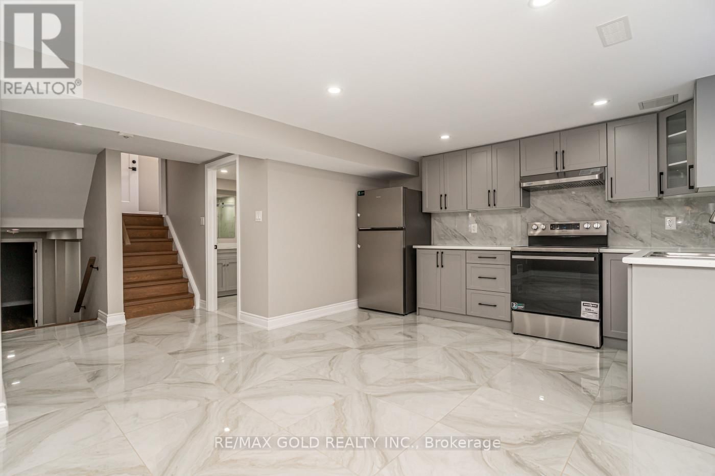 48 MALCOLM CRESCENT Image 31