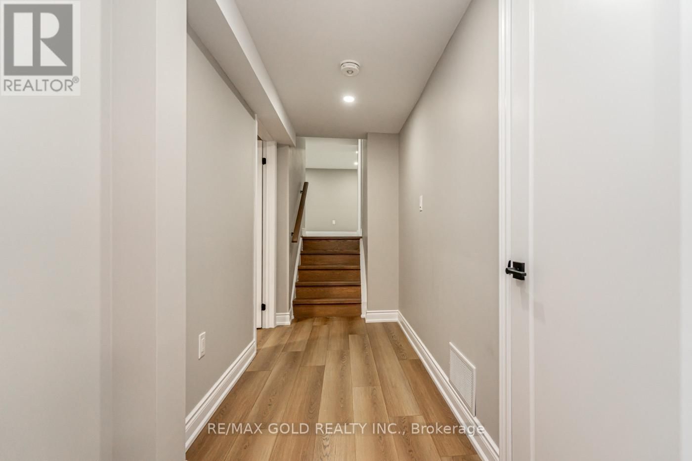 48 MALCOLM CRESCENT Image 36