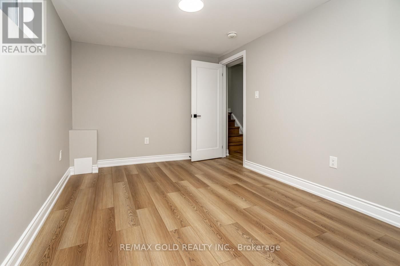 48 MALCOLM CRESCENT Image 38