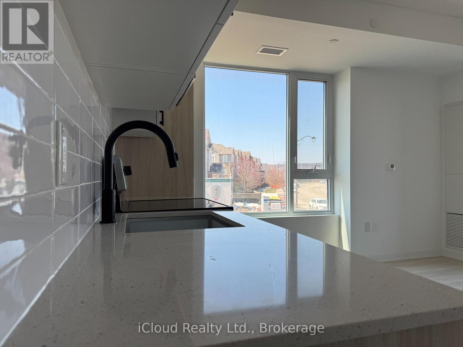 211 - 4878 POWERS COMMON Image 8