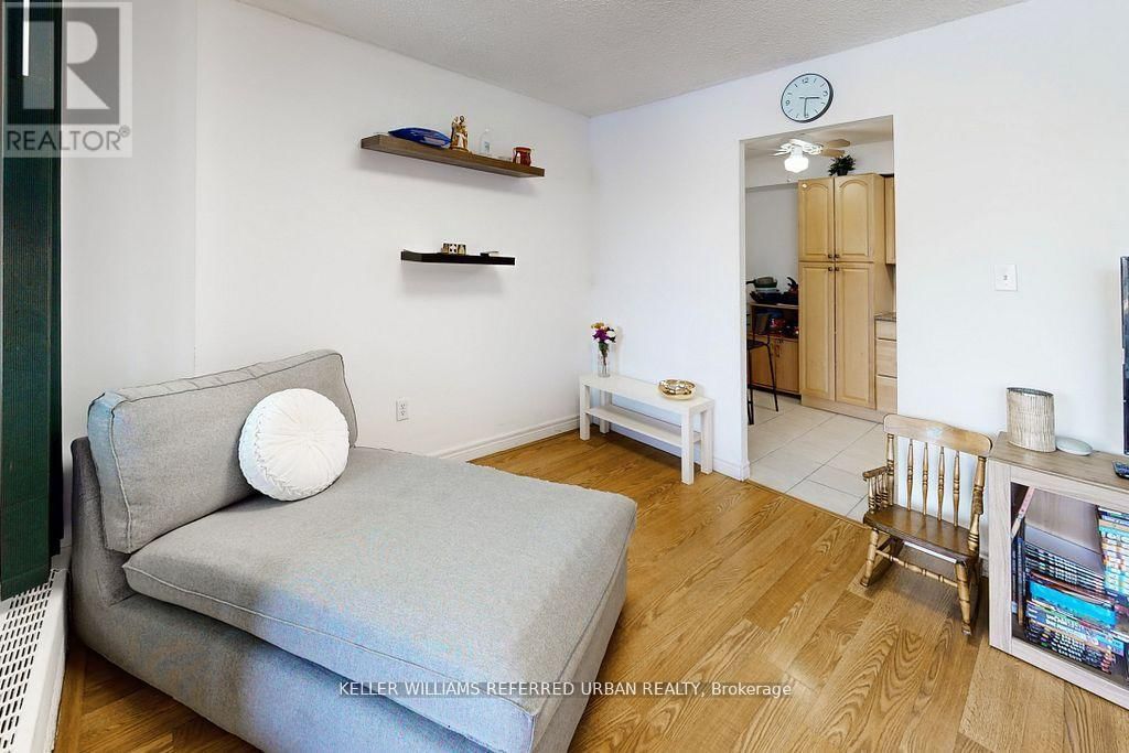 202 - 2556 ARGYLE ROAD Image 10