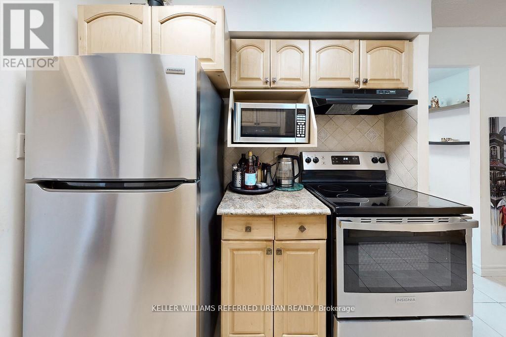 202 - 2556 ARGYLE ROAD Image 13