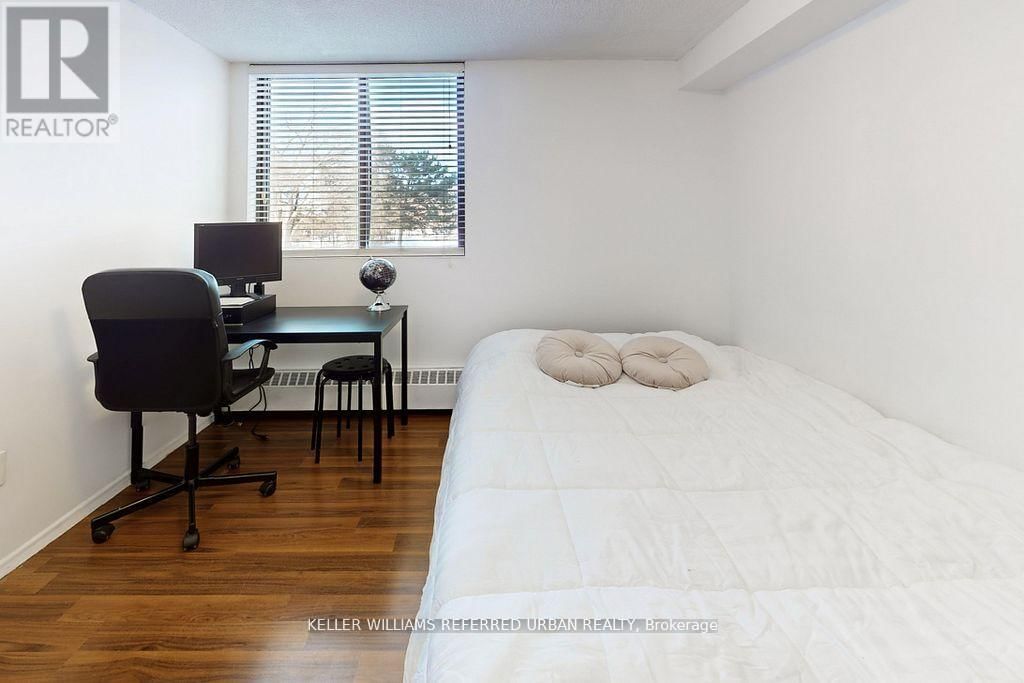 202 - 2556 ARGYLE ROAD Image 22