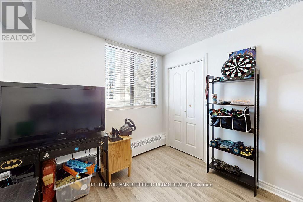 202 - 2556 ARGYLE ROAD Image 24