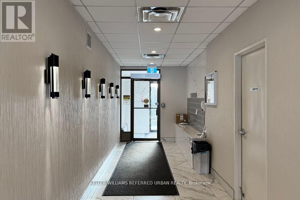 202 - 2556 ARGYLE ROAD Image 31