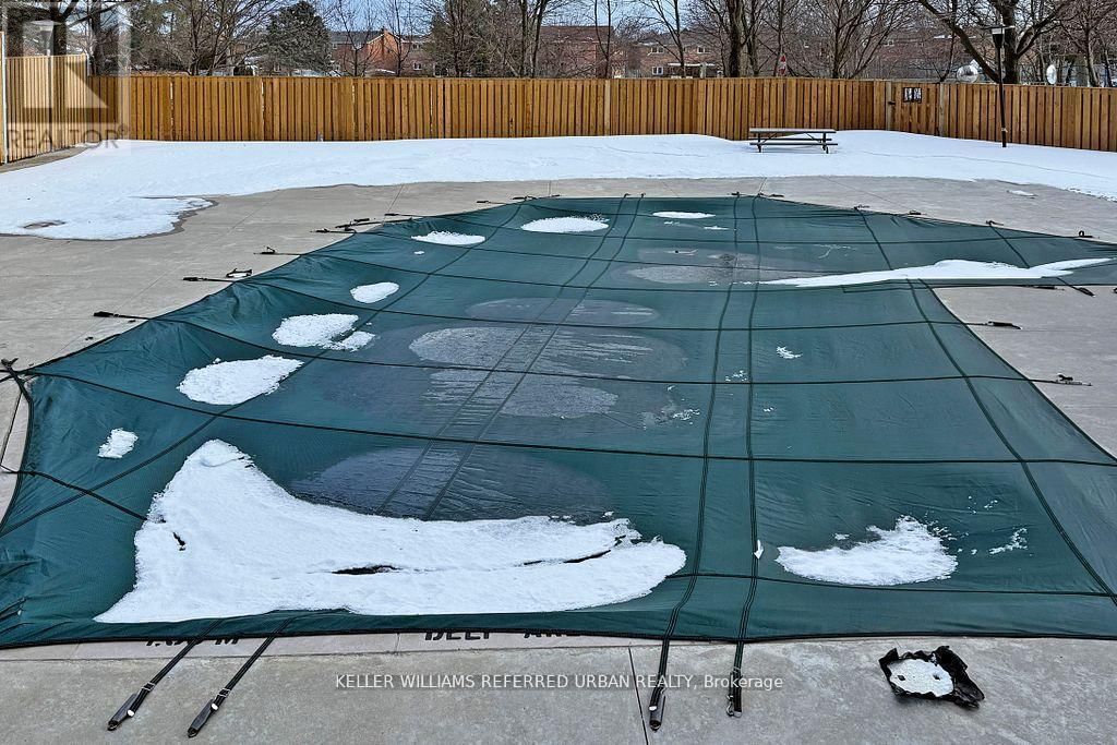 202 - 2556 ARGYLE ROAD Image 33