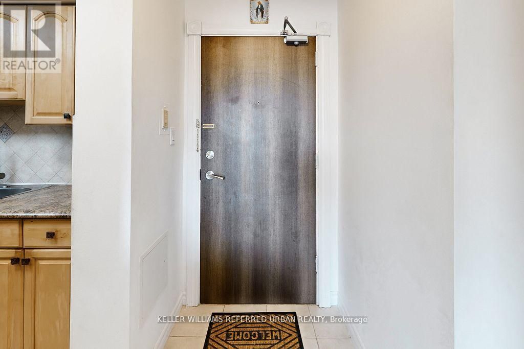 202 - 2556 ARGYLE ROAD Image 5