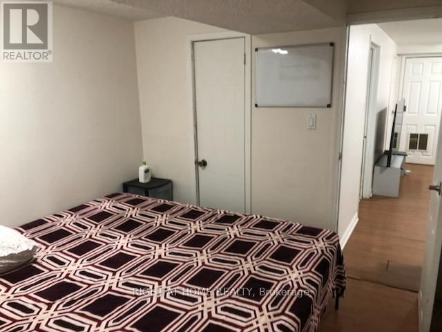 Lower - 3519 OAKGLADE CRESCENT Image 9