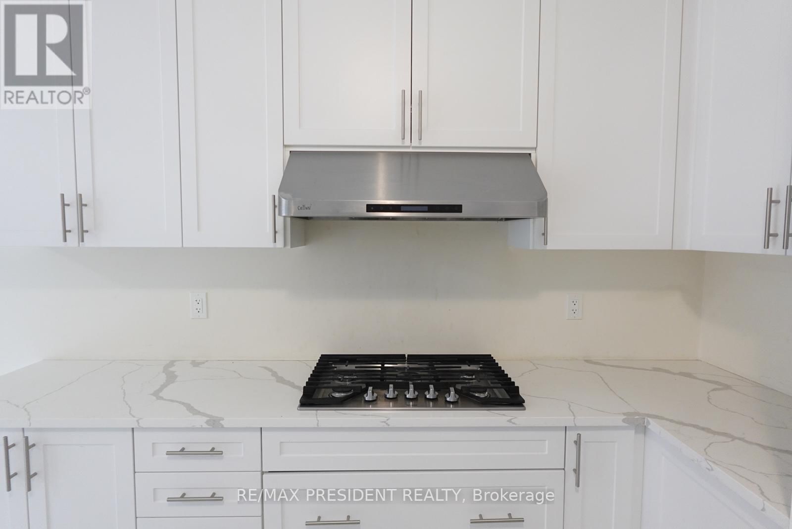 6 JENWOOD CRESCENT Image 12