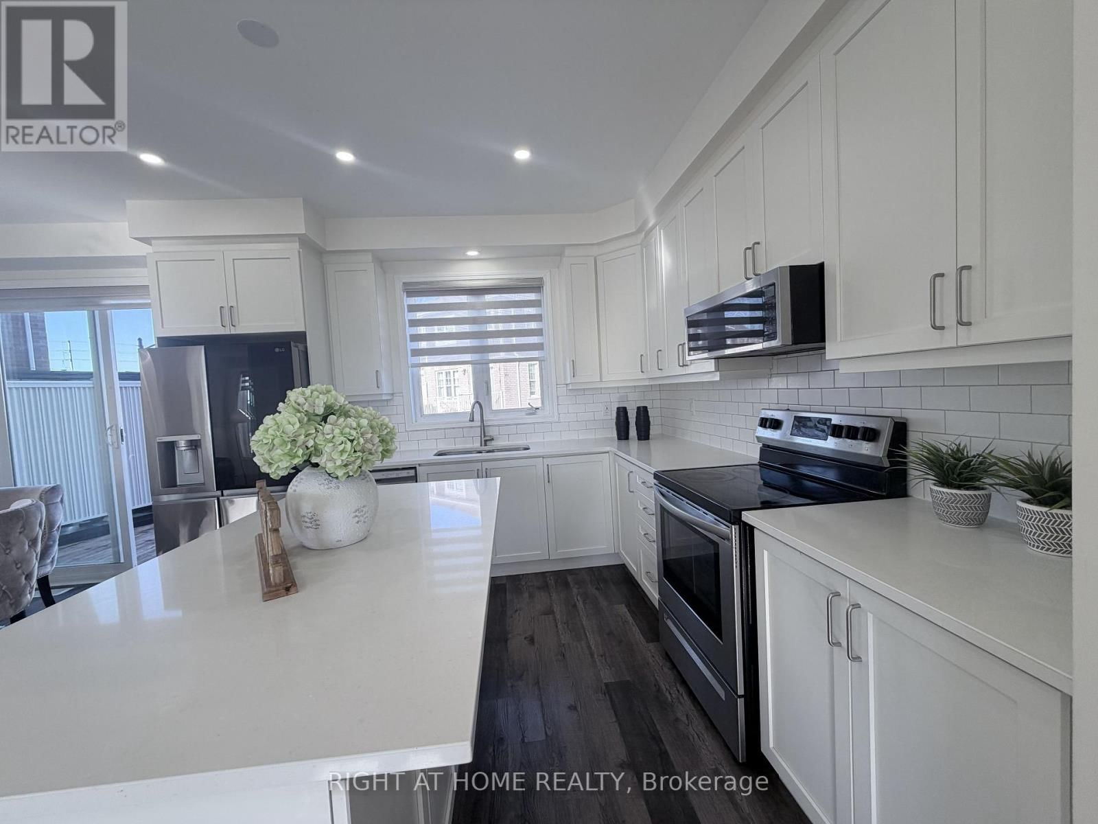 21 - 1222 ROSE WAY Image 10