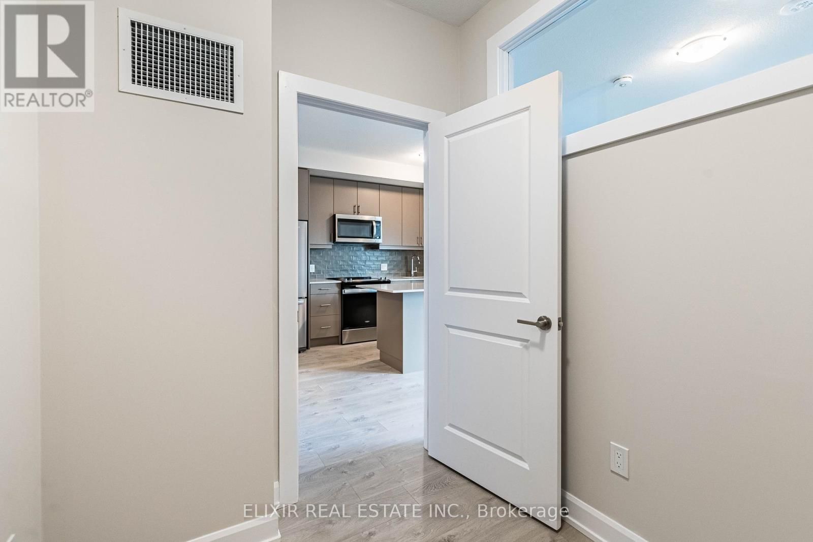 601 - 3220 WILLIAM COLTSON AVENUE Image 16