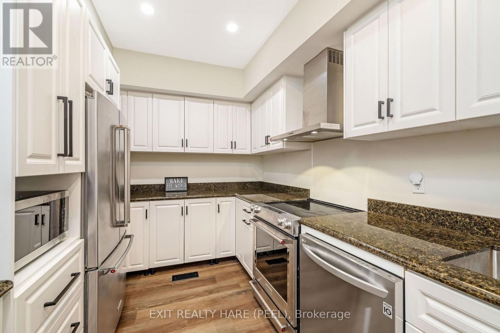 31 BROCK STREET Image 21