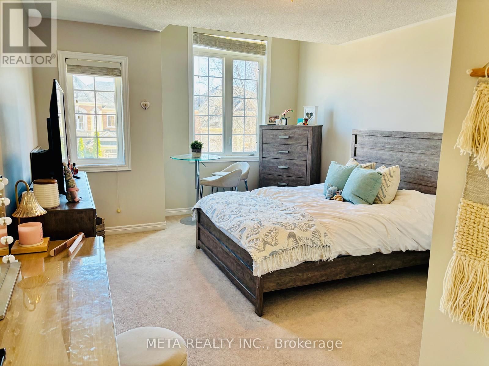 102 BEGONIA CRESCENT Image 15