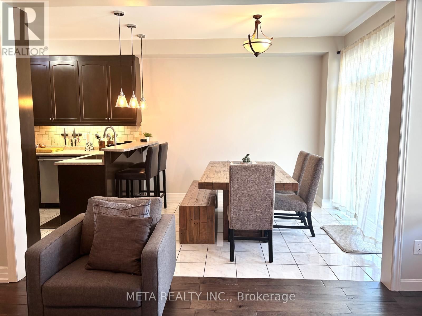 102 BEGONIA CRESCENT Image 8