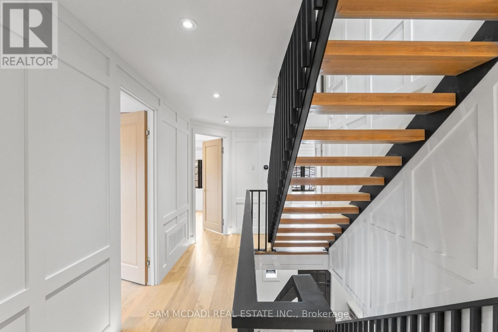 977 UNSWORTH AVENUE Image 26