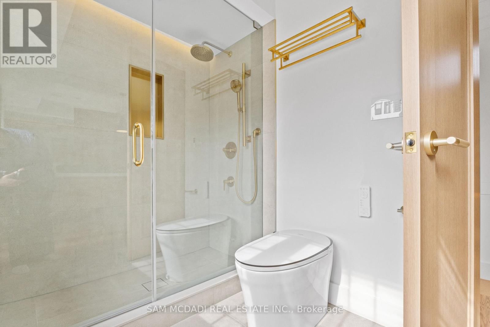 977 UNSWORTH AVENUE Image 32