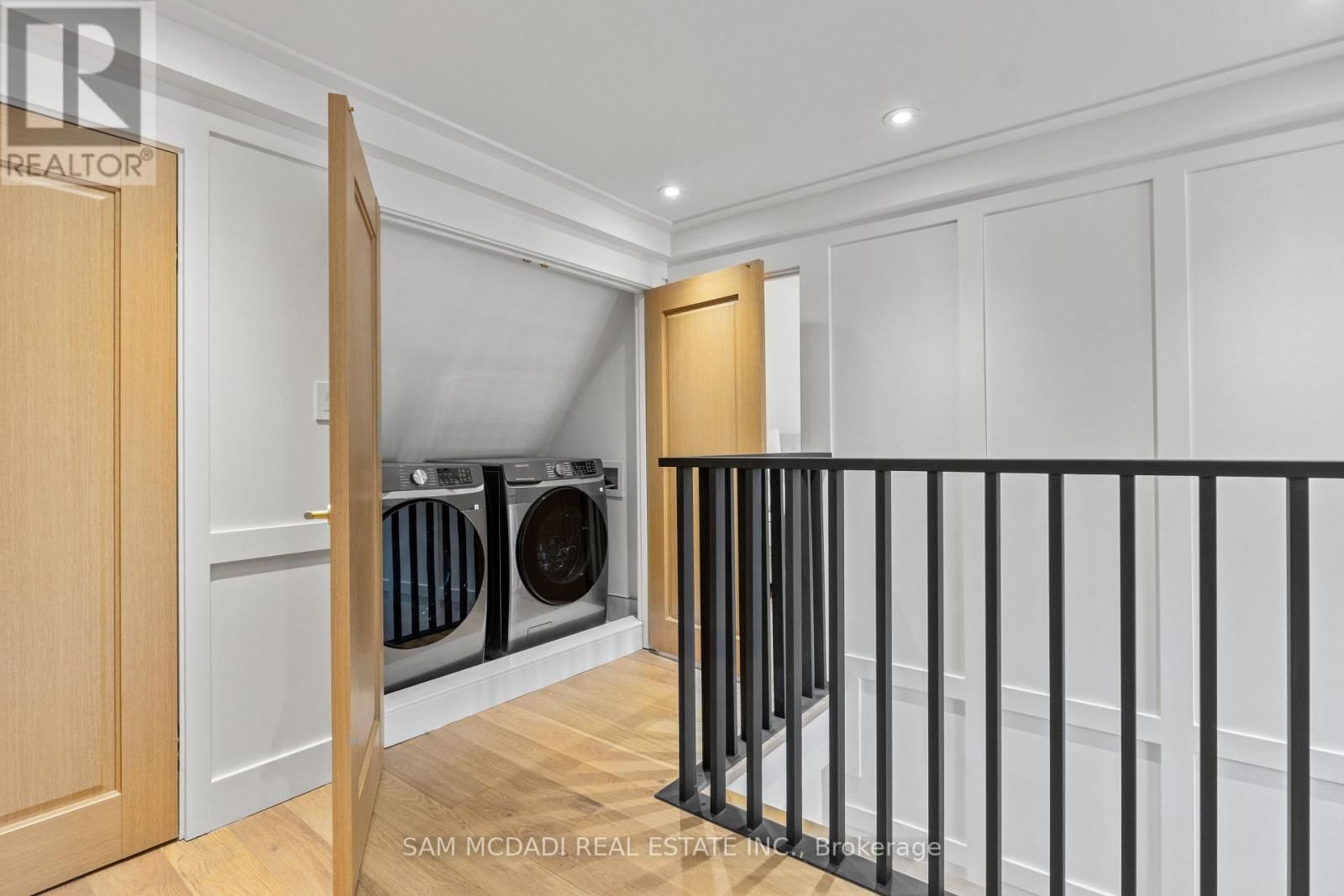 977 UNSWORTH AVENUE Image 34