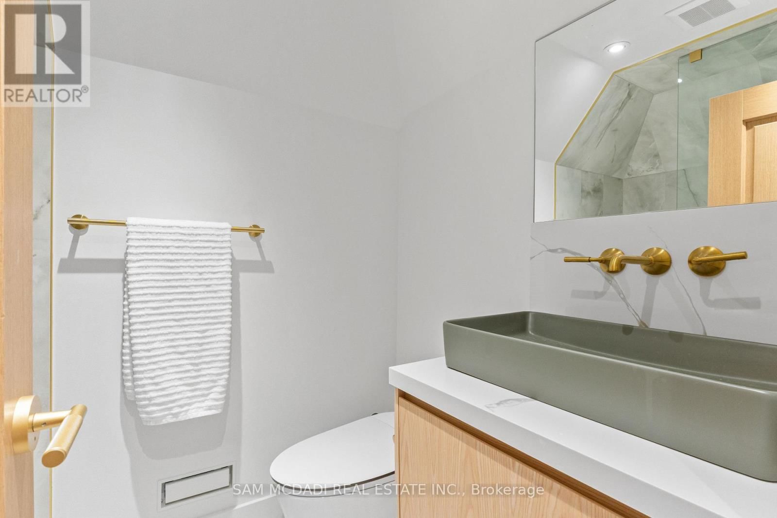 977 UNSWORTH AVENUE Image 38