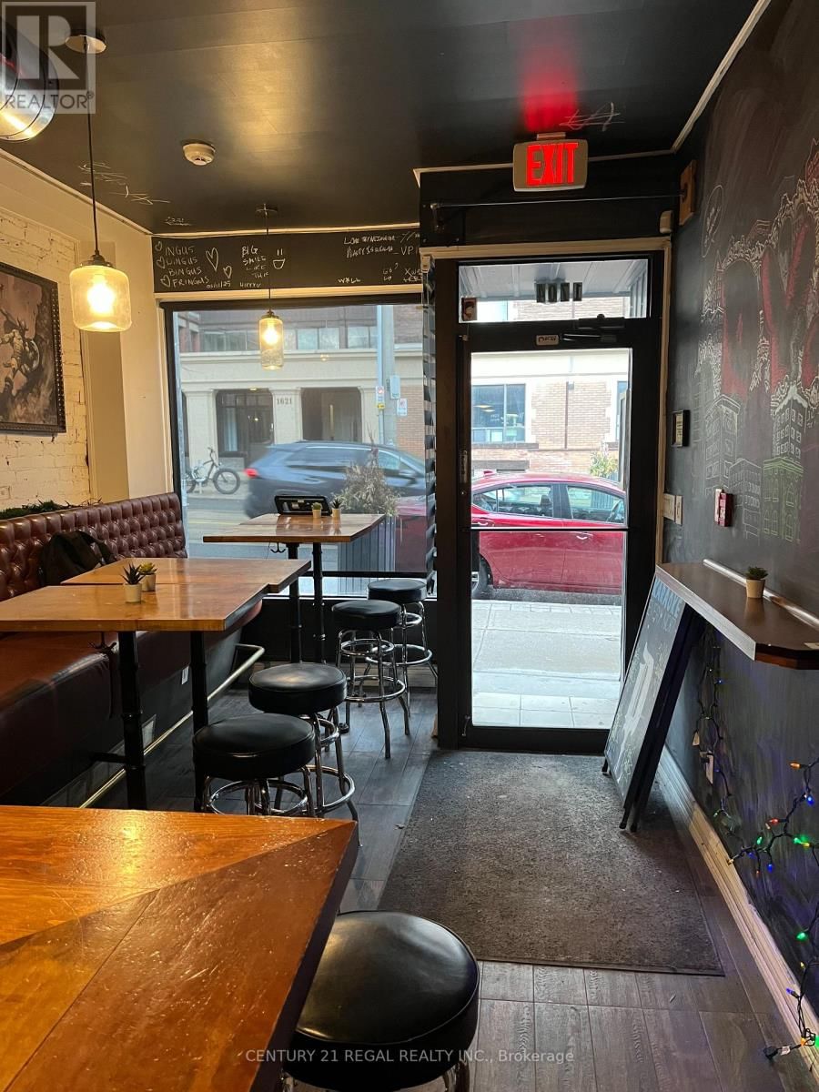 1704 QUEEN STREET WEST Image 7