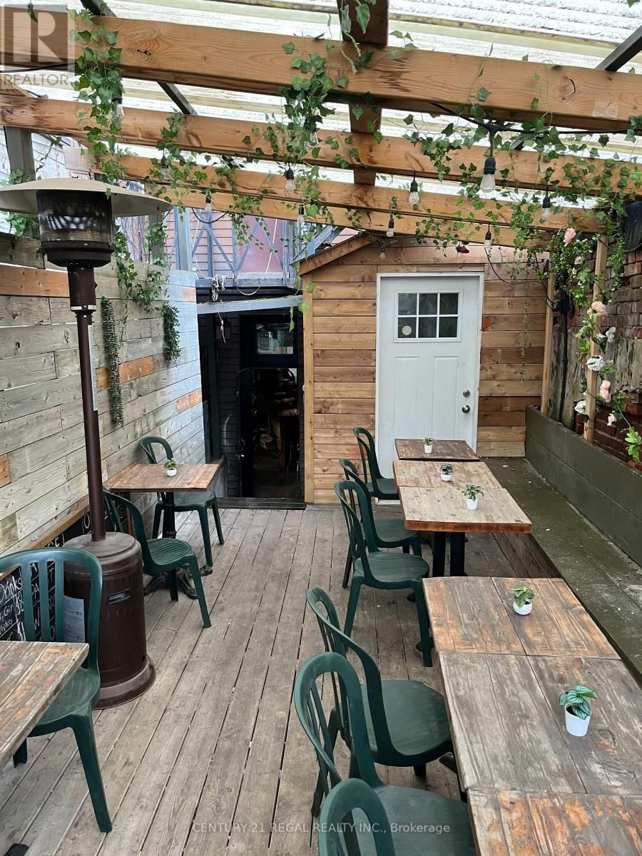 1704 QUEEN STREET WEST Image 8