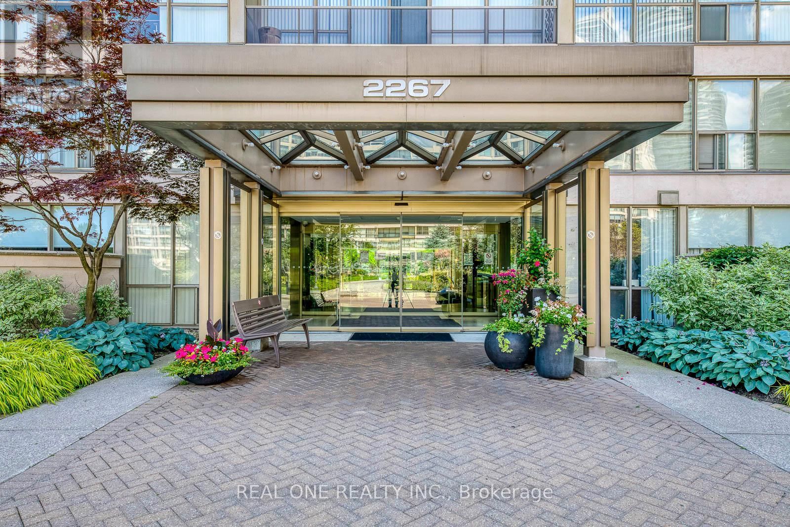 1005 - 2267 LAKE SHORE BOULEVARD WEST Image 2