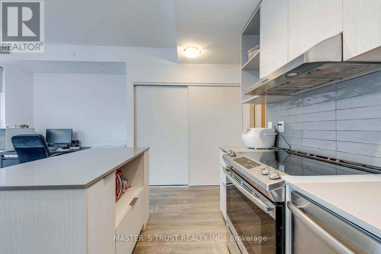 1804 - 2520 EGLINTON AVENUE WEST Image 13