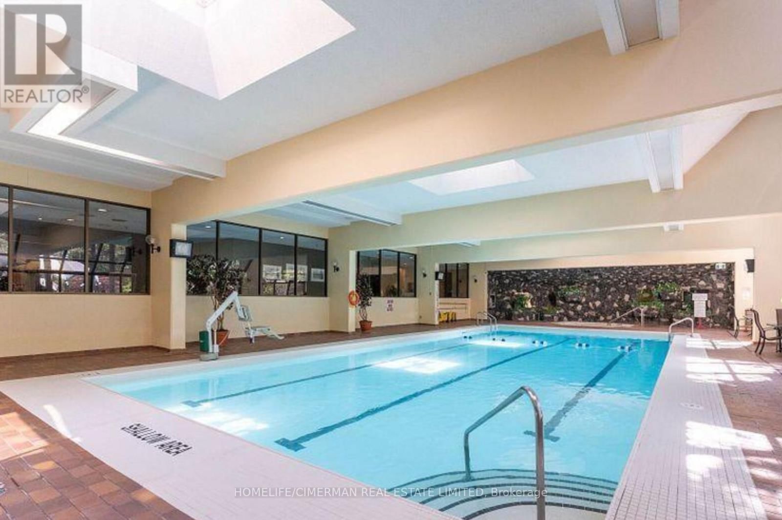 601 - 2010 ISLINGTON AVENUE Image 31