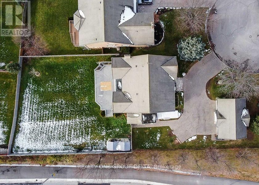 1918 ROYAL CREDIT BOULEVARD Image 26