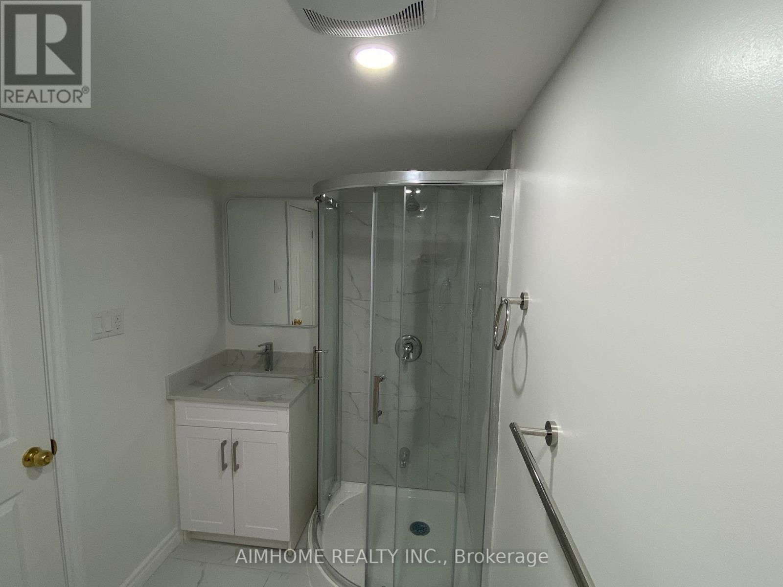 23 - 4635 REGENTS TERRACE Image 15