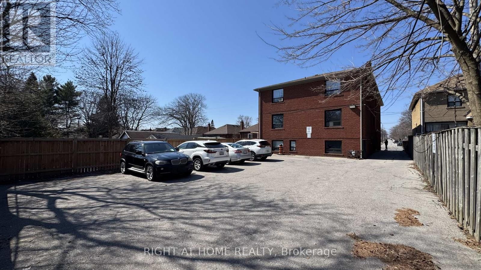 Unit 4 - 139 ROYAL YORK ROAD Image 11