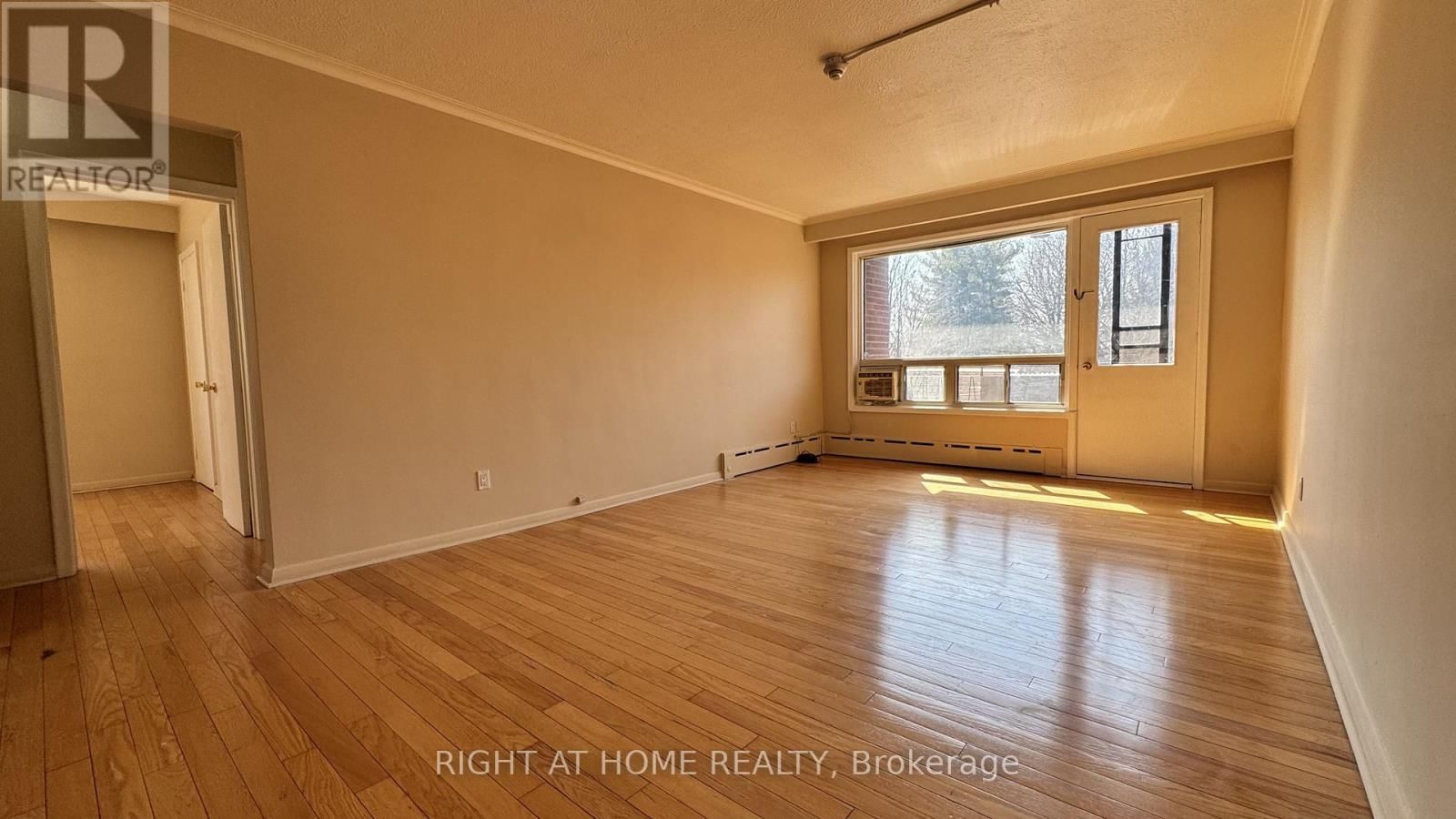 Unit 4 - 139 ROYAL YORK ROAD Image 3