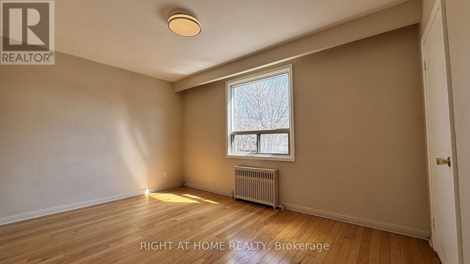 Unit 4 - 139 ROYAL YORK ROAD Image 9