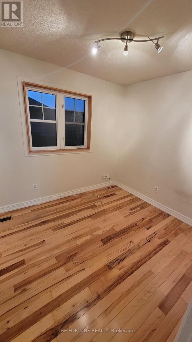 44 ROTHERGLEN (MAIN) COURT Image 9