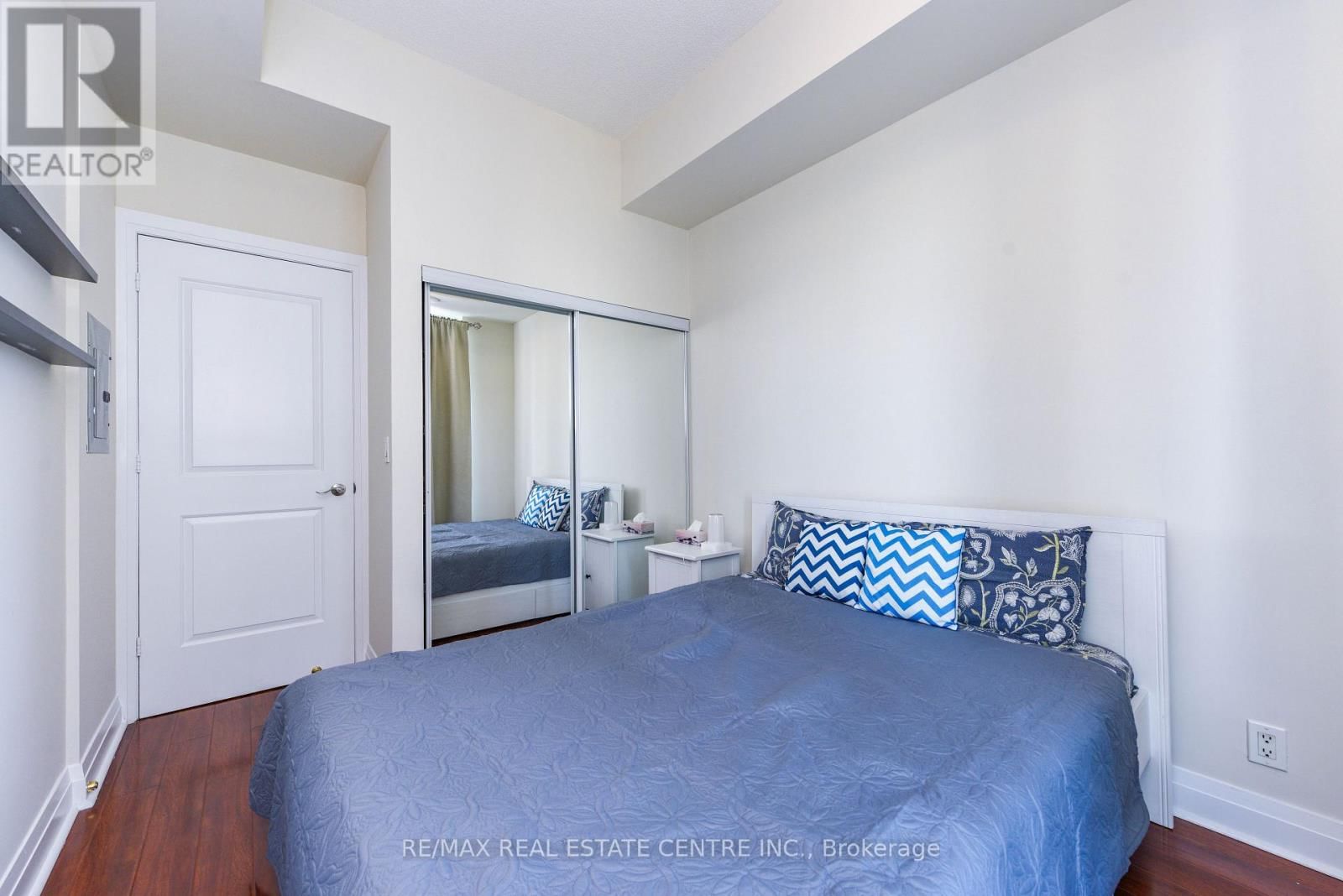 2605 - 90 ABSOLUTE AVENUE Image 14