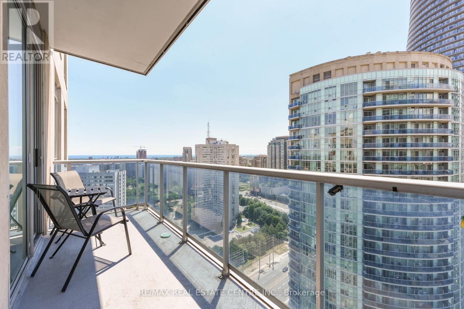 2605 - 90 ABSOLUTE AVENUE Image 21